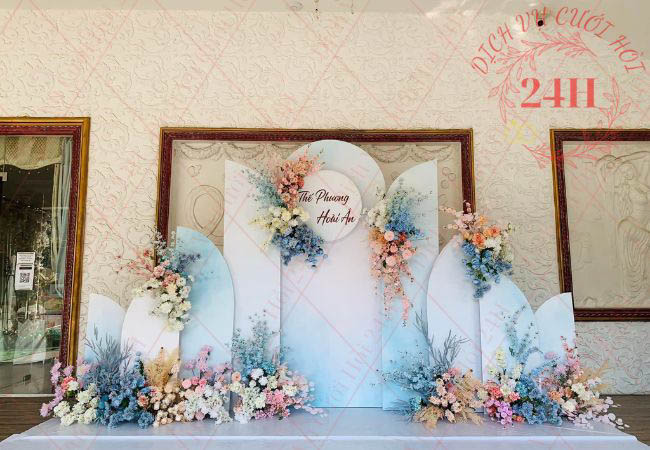 Mẫu backdrop đám cưới đẹp hiện đại