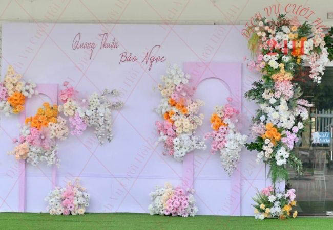 Mẫu trang trí backdrop tiệc cưới số 4