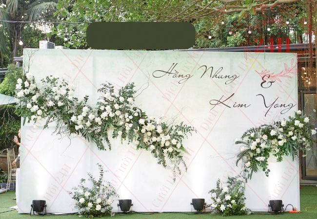 Mẫu trang trí backdrop tiệc cưới số 3