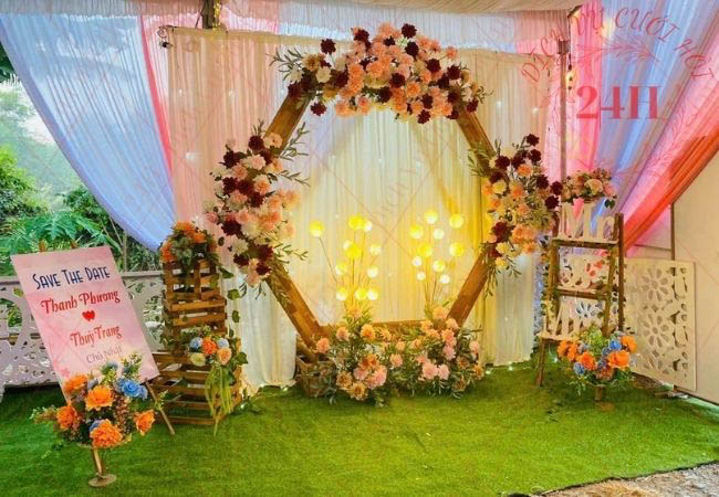 Mẫu trang trí backdrop tiệc cưới số 1