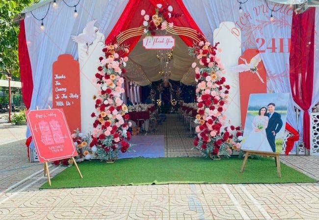 Mẫu trang trí cổng hoa đám cưới đẹp số 2