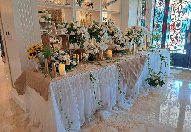Mẫu trang trí bàn gallery tiệc cưới cao cấp